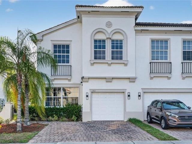 Townhouse for sale in Naples, Florida