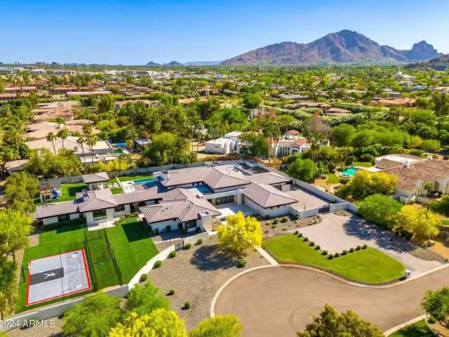 House for sale in Paradise Valley
