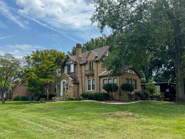House for sale in Mayfield, Kentucky