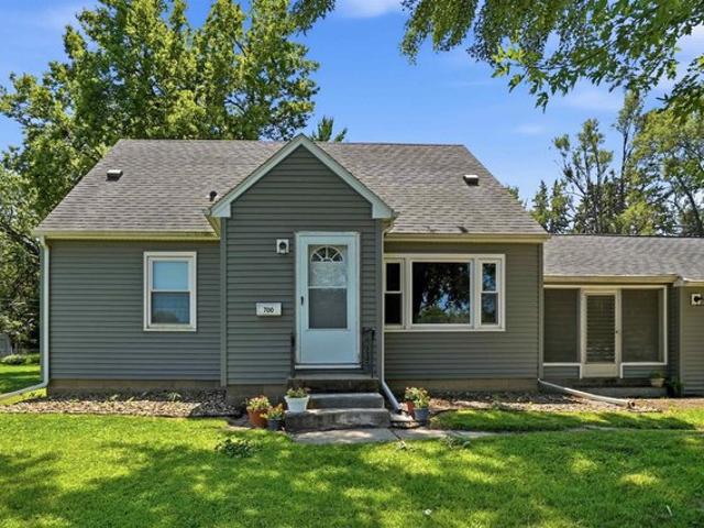 House for sale in Waterloo, Iowa