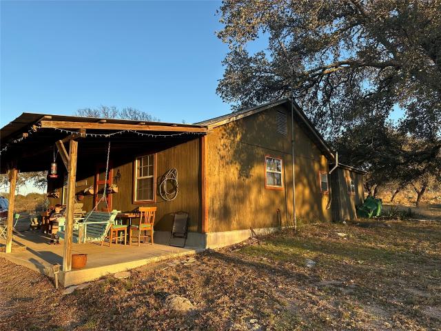 House for sale in Round Mountain
