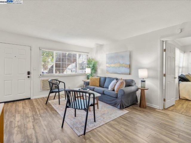 Townhouse for sale in San Leandro