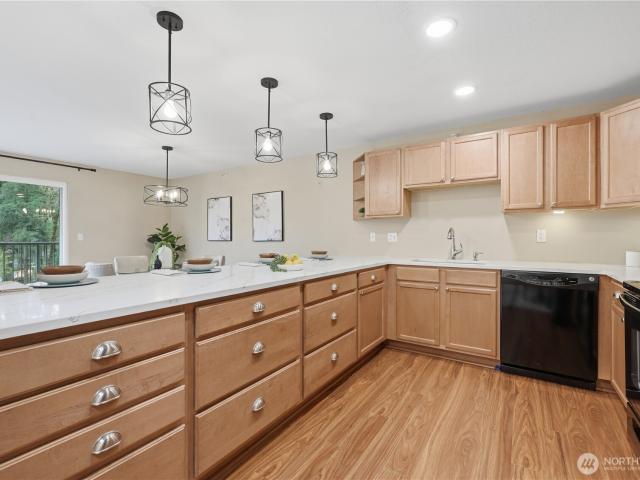 Condo for sale in Maleki Meadows, Issaquah