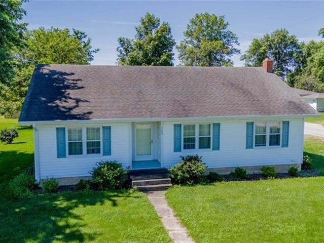 House for sale in Saint Peter, Illinois