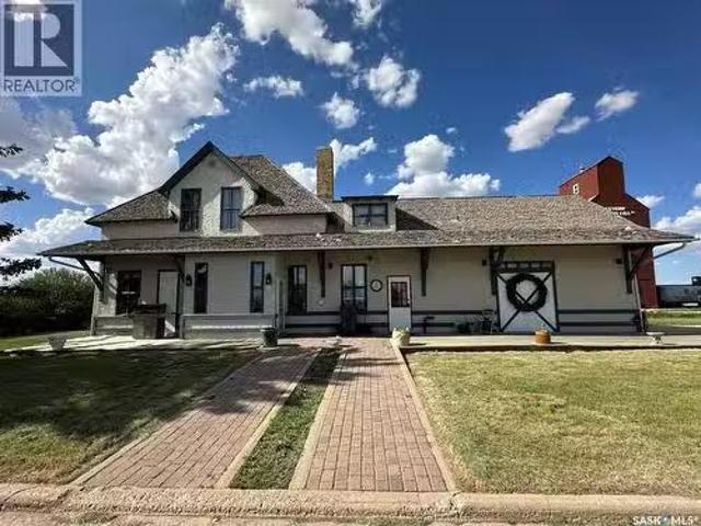 House for sale in Gravelbourg, Saskatchewan