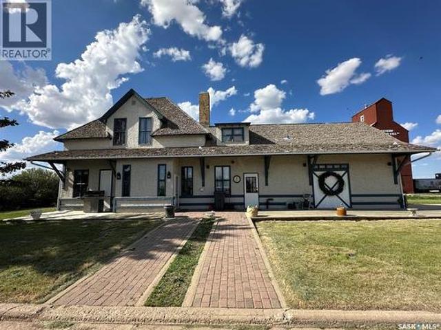 House for sale in Gravelbourg, Saskatchewan