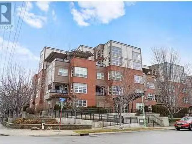 Condo for sale in Winfield, British Columbia