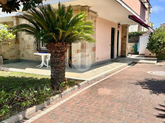 Villa Indipendente in affitto a Lido di Marechiaro, Roma Capitale