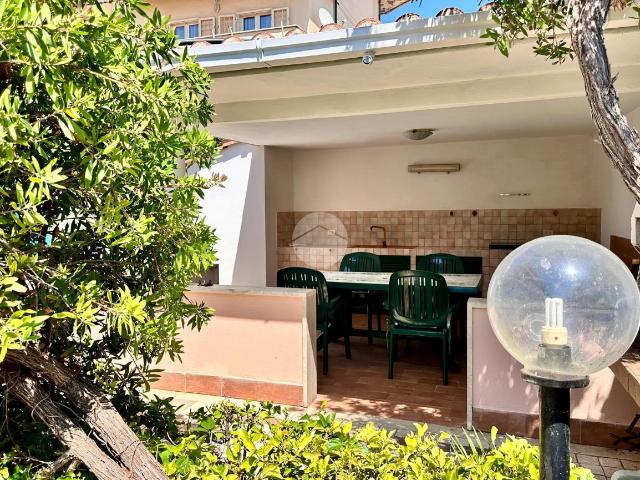 Villa Indipendente in affitto a Lido di Marechiaro, Roma Capitale