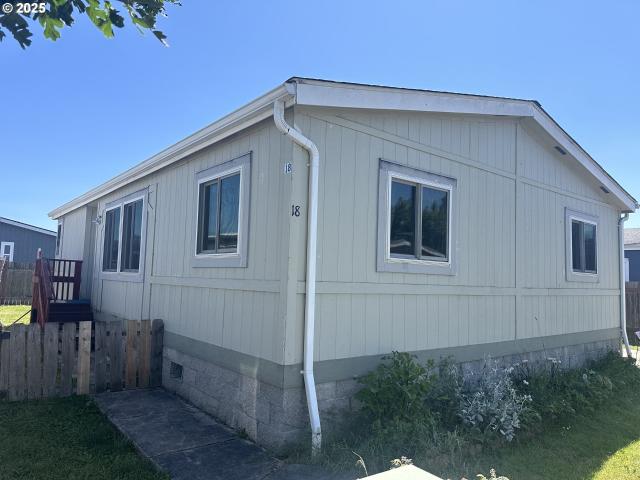 House for sale in Creswell