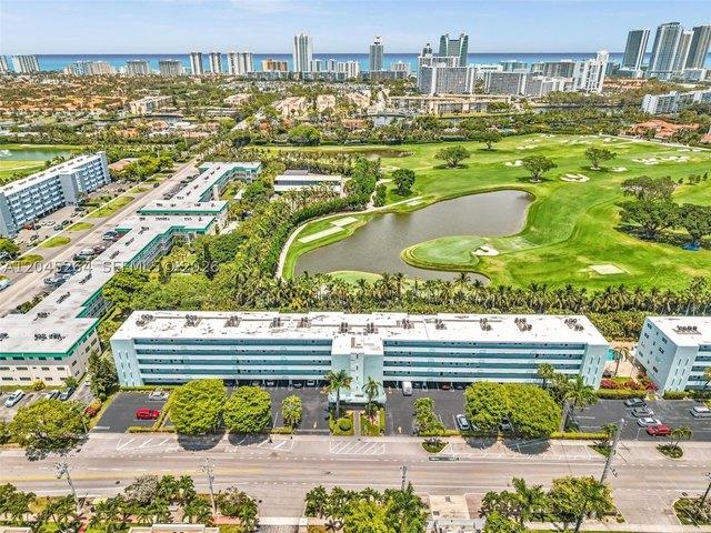 Condo for sale in Hallandale, Florida