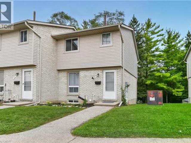 Townhouse for sale in Guelph, Ontario