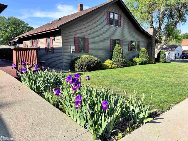 House for sale in Mapleton, Iowa