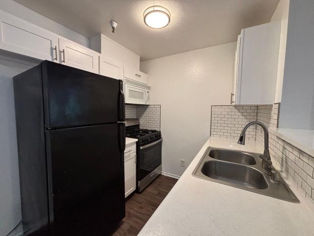 Apartment for rent in Canoga Park, California