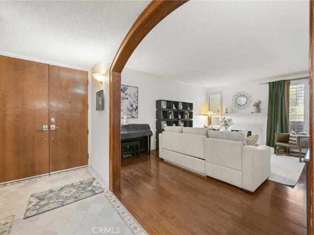 Condo for sale in Pasadena, California