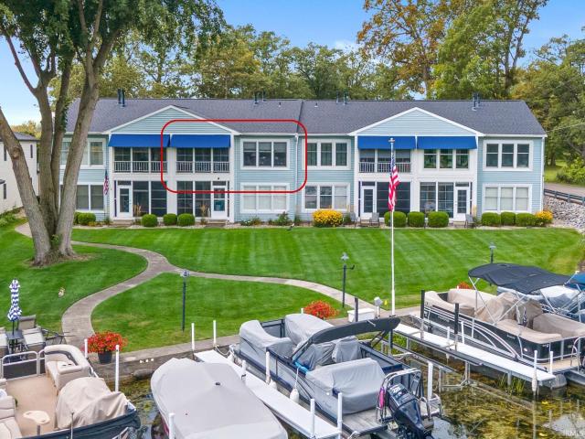 Condo for sale in Syracuse, Indiana