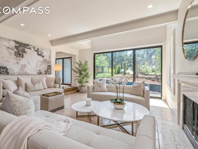 Townhouse for sale in Menlo Park