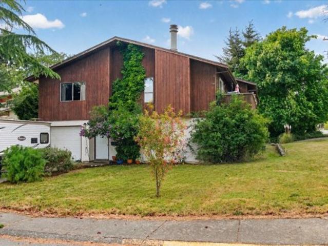 House for sale in Esquimalt, Capital Regional District