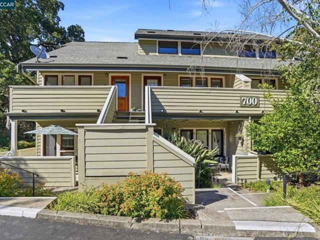 Condo for sale in Pleasant Hill, California