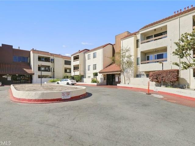 Condo for sale in Santa Ana, California