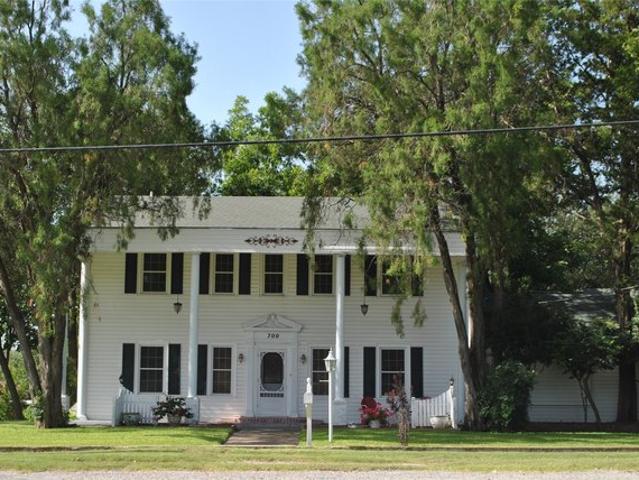 House for sale in Comanche, Texas
