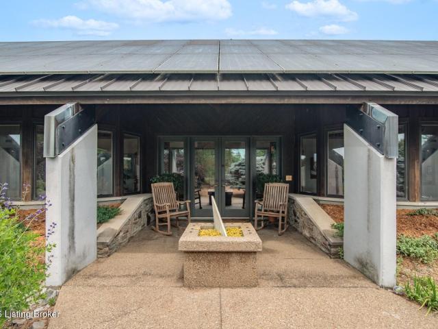 House for sale in Cecilia, Kentucky