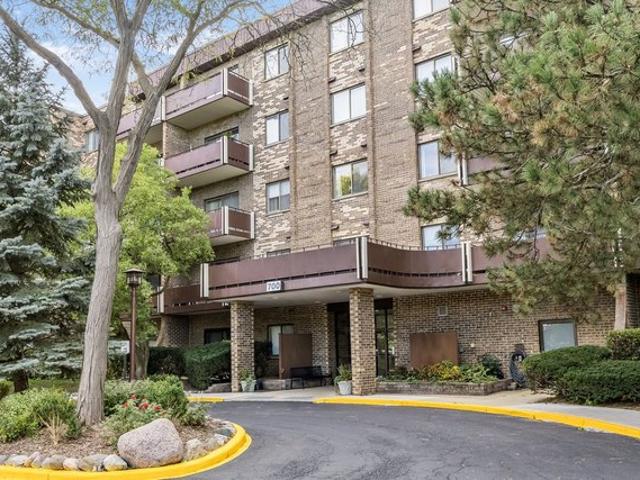 Condo for sale in Elk Grove Village, Cook County