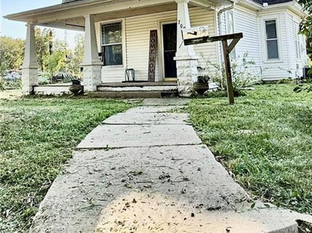 House for sale in Sweet Springs, Saline County