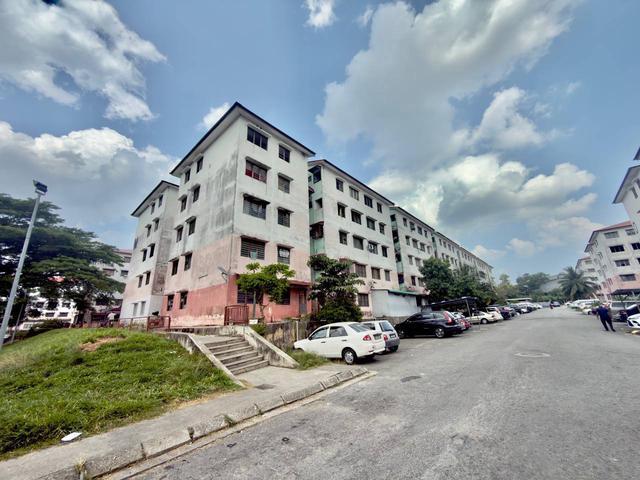 Apartment for sale in Kajang, Langat