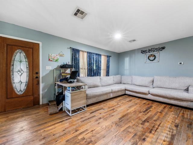 House for sale in Hitchcock, Texas