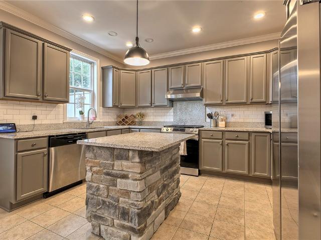 Townhouse for sale in Mars, Pennsylvania