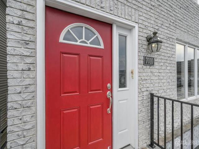 House for sale in Hudson, New Jersey