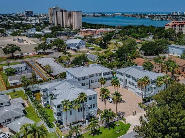 Townhouse for sale in South Pasadena, Florida