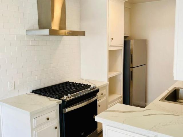 Apartment for rent in Canoga Park, California