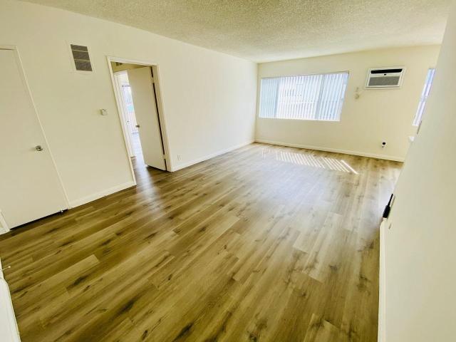 Apartment for rent in Canoga Park, California