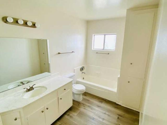 Apartment for rent in Canoga Park, California