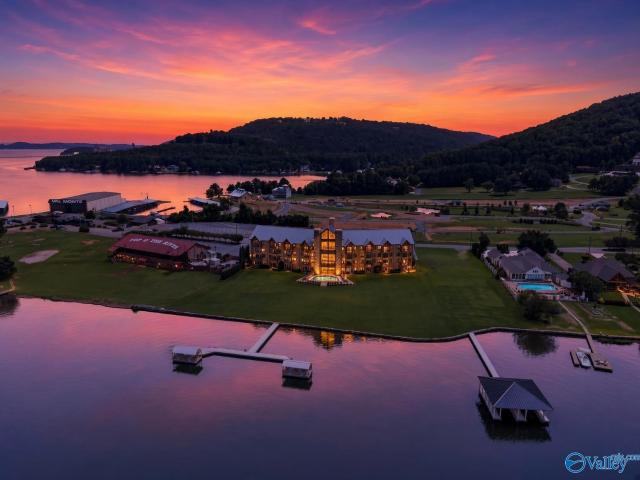 Condo for sale in Guntersville, Alabama