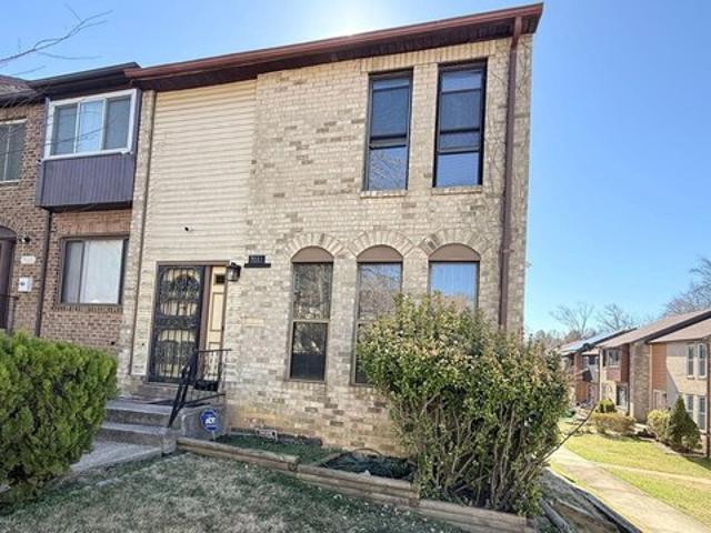 Townhouse for sale in Lanham, Maryland