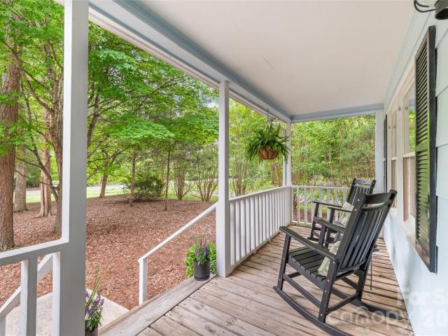House for sale in Whispering Pines, Mineral Springs