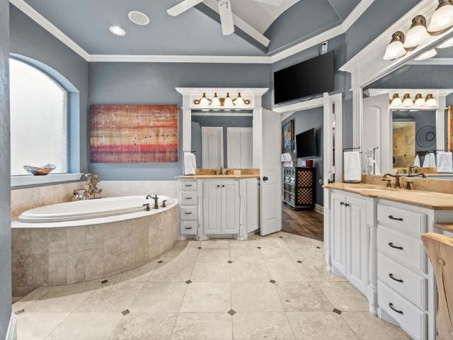 House for sale in Colleyville