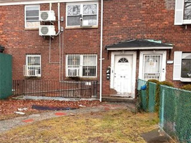 House for sale in Queens, Arverne