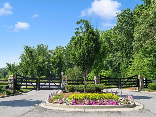 House for sale in Flowery Branch, Georgia