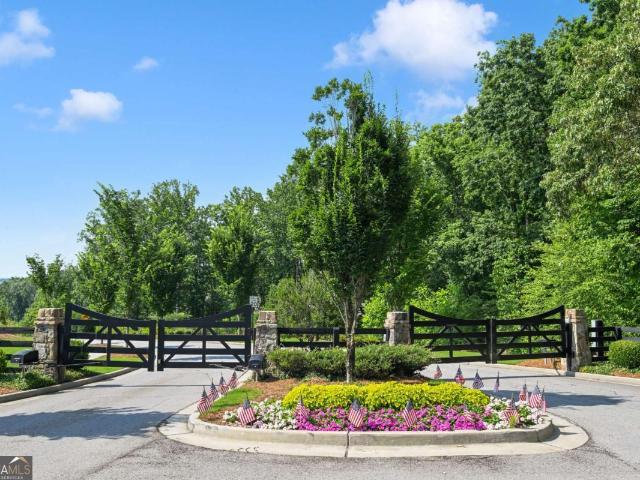 House for sale in Flowery Branch, Georgia