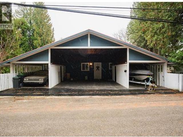 House for sale in Castlegar, British Columbia