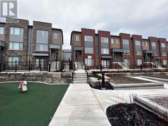 Townhouse for rent in Durham, Ontario