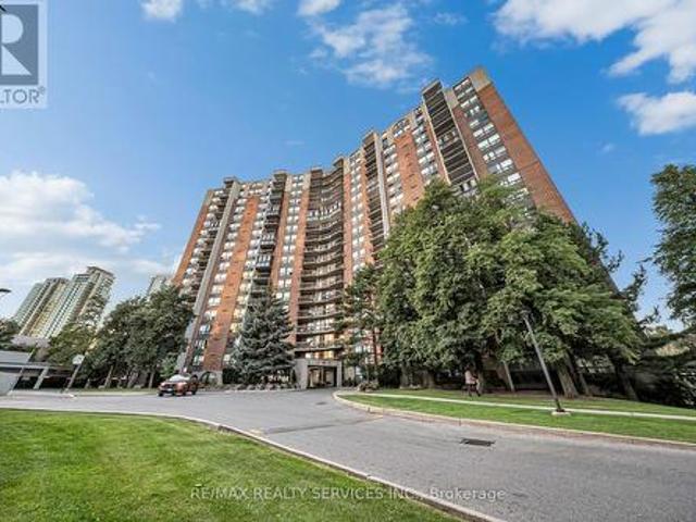 Condo for sale in Mississauga Valleys, Mississauga