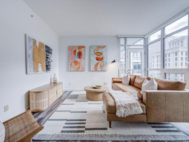 Condo for sale in Toronto, Golden Horseshoe