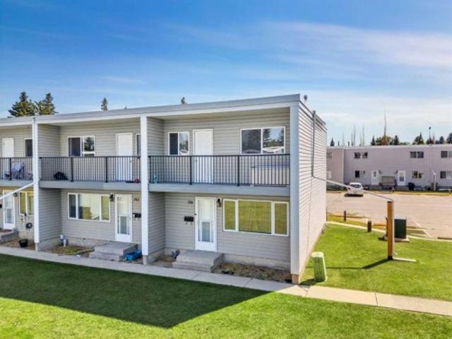 Townhouse for sale in South Hill, City of Red Deer