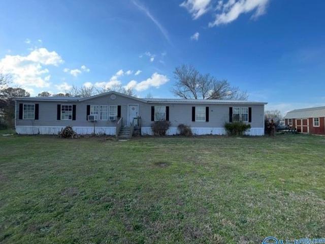 House for sale in Holly Pond, Alabama