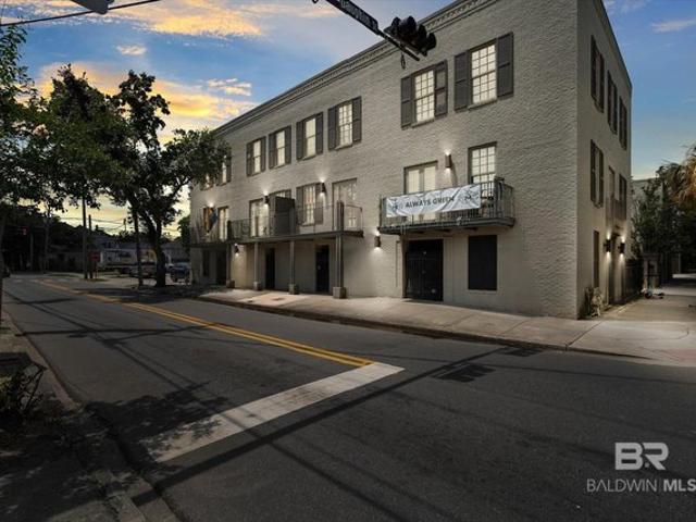 Townhouse for sale in Mobile, Alabama